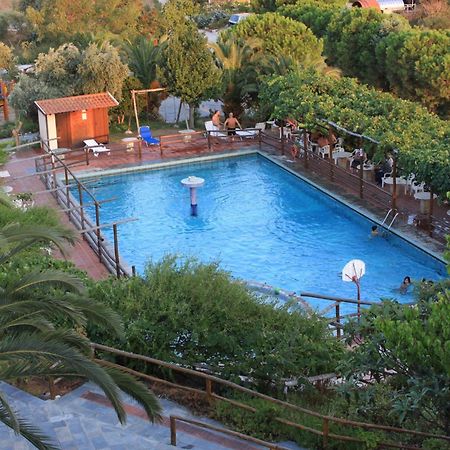 Athorama Hotel オウランオウポリ エクステリア 写真